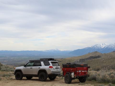 5th gen 4Runner overlanding North America - Nevada mountains with trailer