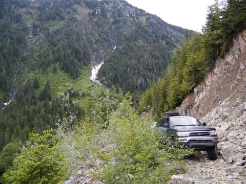 4Runners crossing rock slide