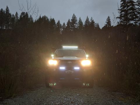 5th gen 4Runner front LED lightbar and ditch lights