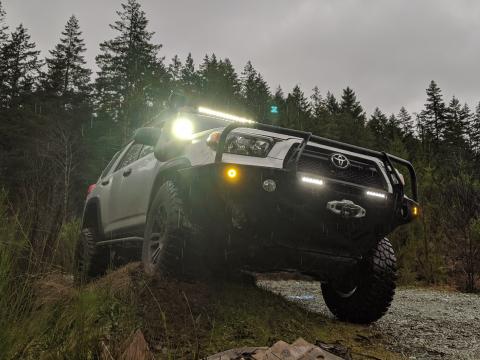 5th gen 4Runner front LED lightbar and ditch lights