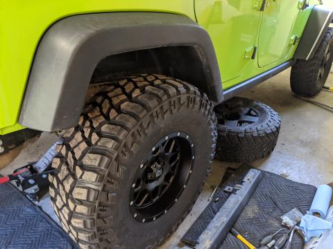 37" STT Pro on XD820 rims