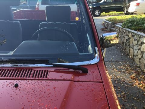 Left Windshield trim piece for 1988 Toyota 4x4