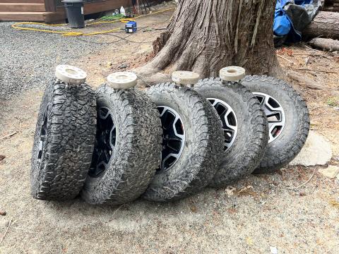 5 Rubicon Hardrock JK rims and tires