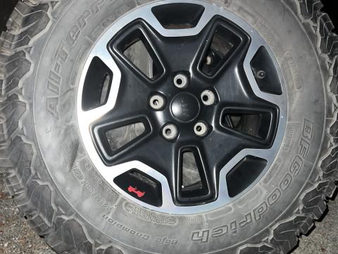 5 Rubicon Hardrock JK rims and tires