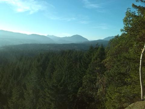 gogos ridge. looking west at the lakes.