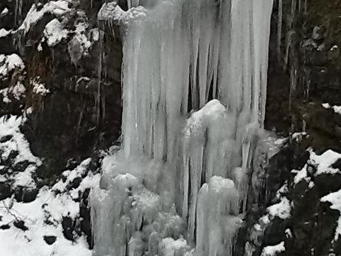 amazing ice formation. imagine the roads. 