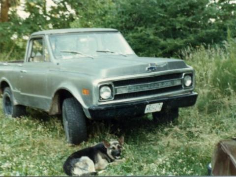 69 blazer! had street tires on in this pic. we had directional mudders. 