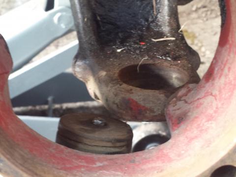 Lower ball joint pushed out