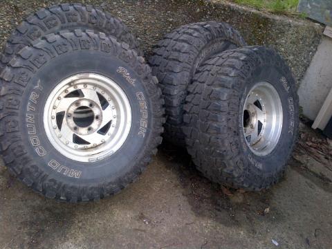 Dick Cepek 33 x 12.5s 